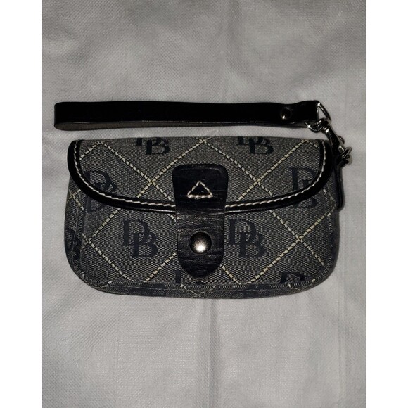 Dooney & Bourke Wristlet - Picture 1 of 3